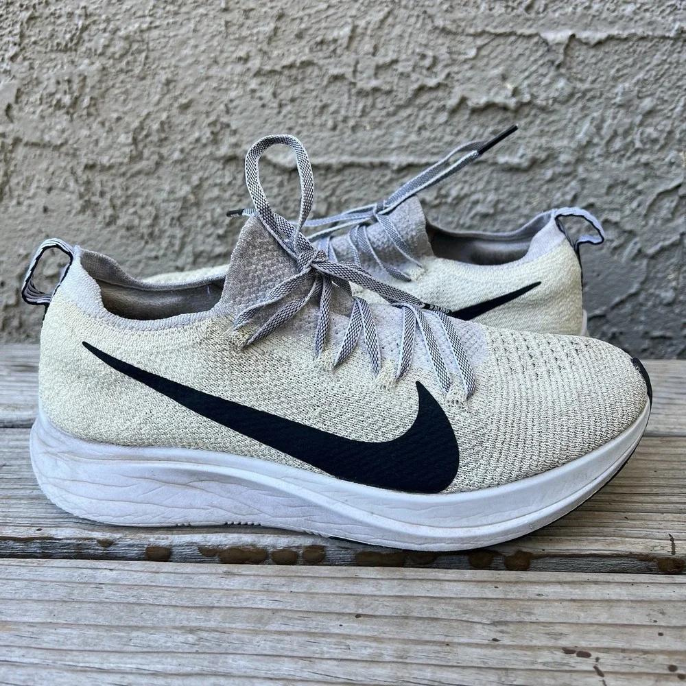 Nike Shoes Women Size 7.5 Zoom Fly Flyknit White/Black AR4562-101